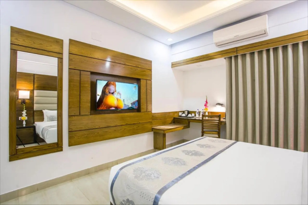 White Palace Hotel
