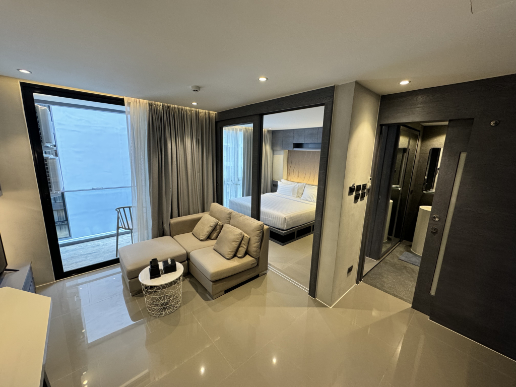 Квартира 1BDR. 2 Pools on the roof. 500m to beach. 3 Bars