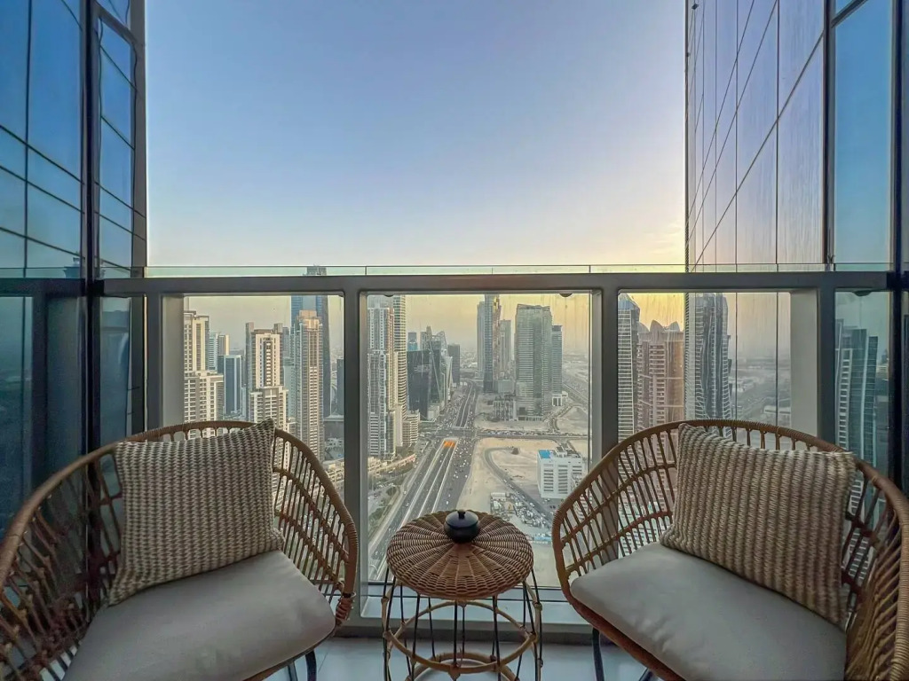 Апартаменты Keyrock Living | Burj Khalifa View Retreat w/ Pool