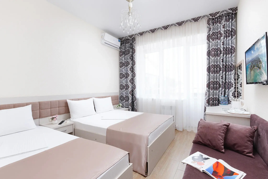 Seven Seas Hotel