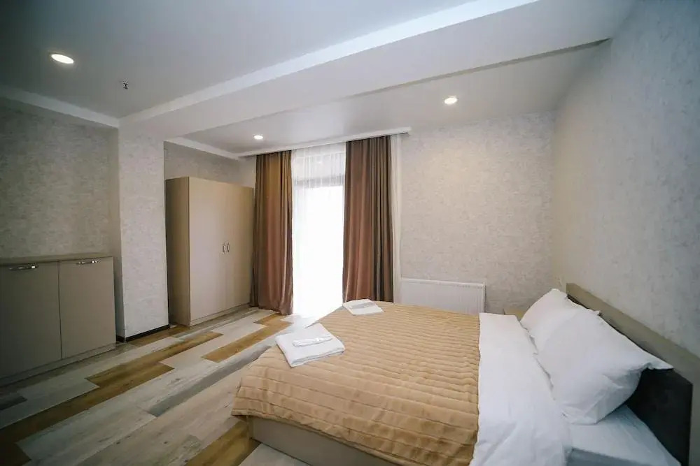 hotel Qumli