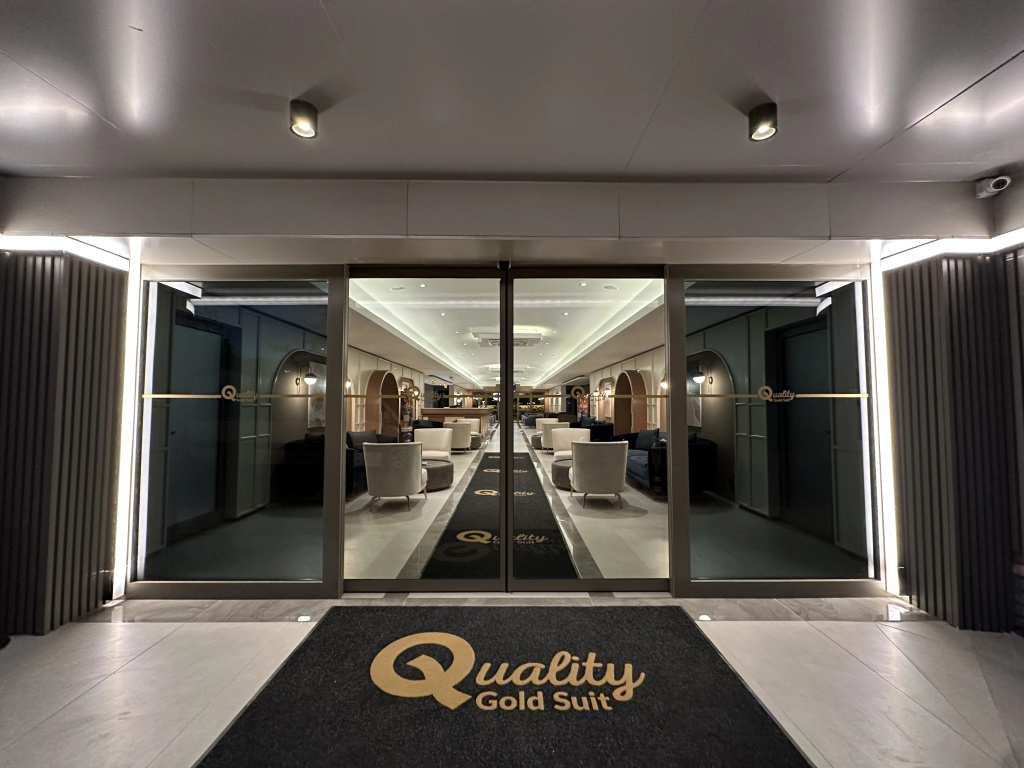 Отель Quality Gold Suite