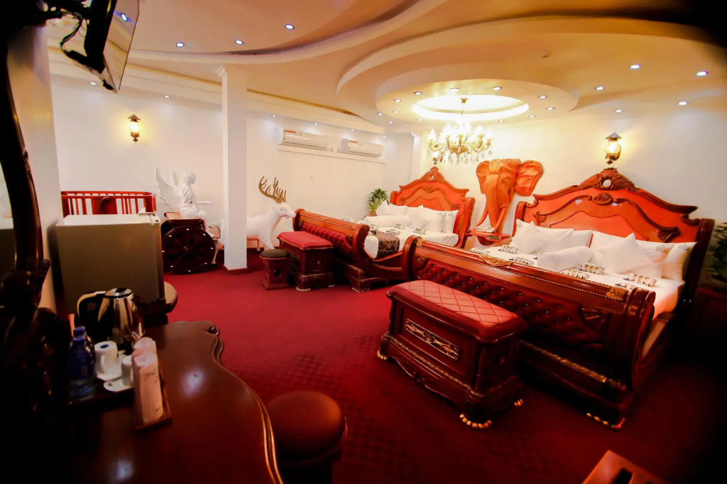 Hotel White House
