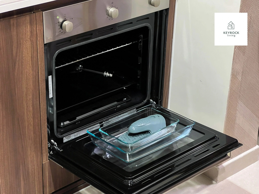 Апартаменты Keyrock Living Chic Reva 1BR with Pool Access