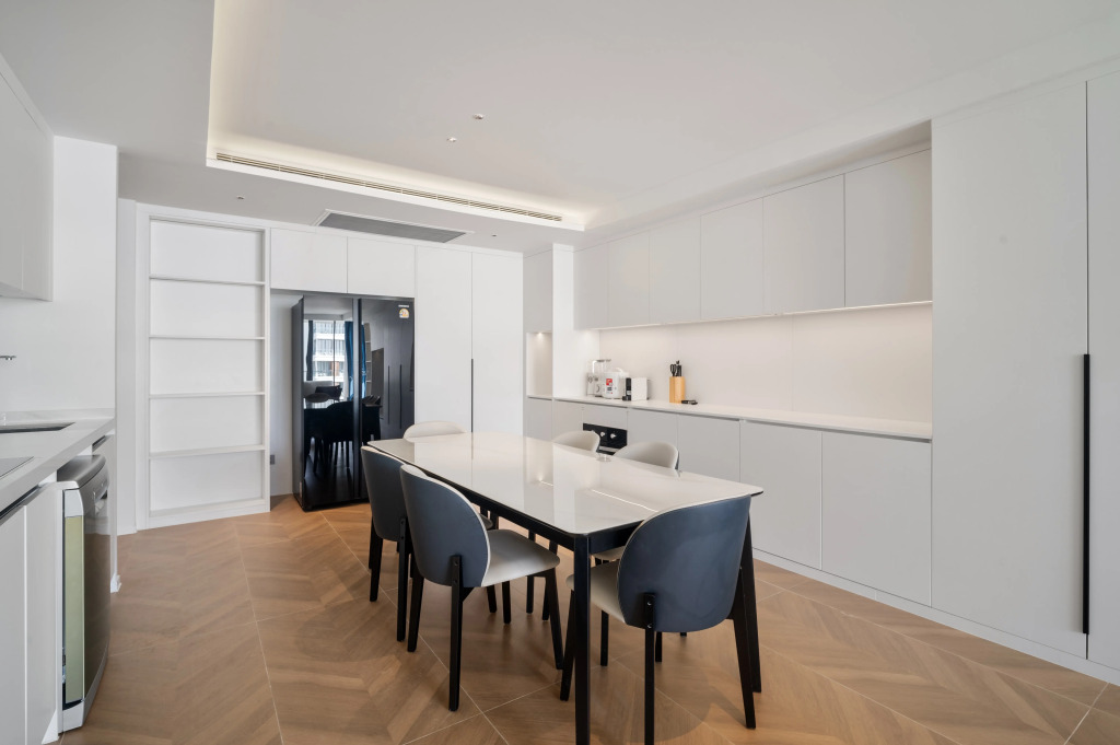 Апартаменты Kora Resort Stylish Beachfront 3-Bedroom 351