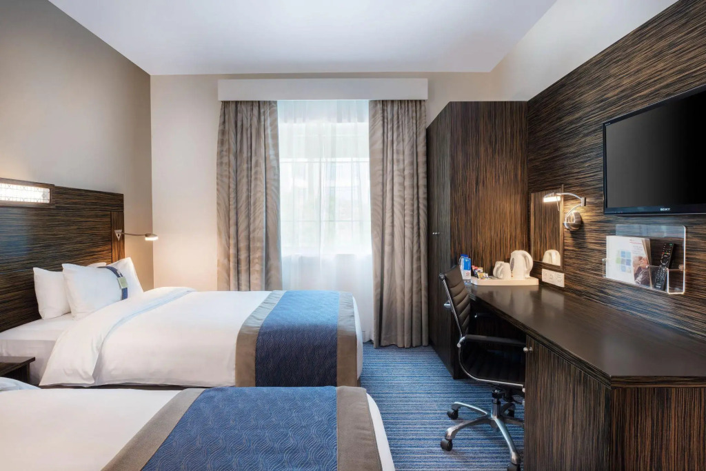 Holiday Inn Express Dubai Safa Park by IHG