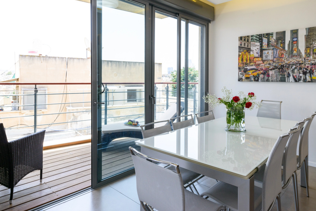 Mamad Comfort & Balcony In City Center By Feelhome