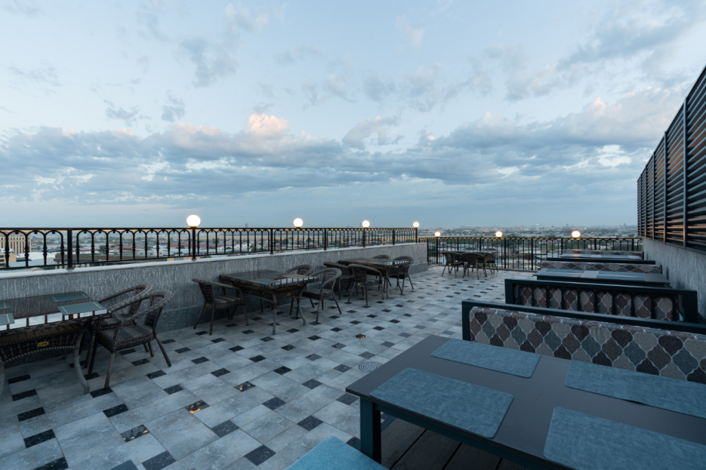 Shamsan Airport Hotel