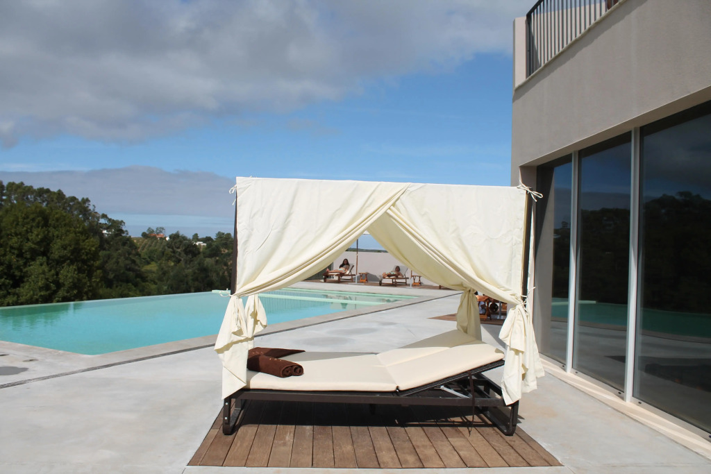 Отель Vale dAzenha Hotel and Residences