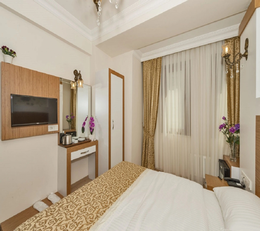 Raimond Hotel