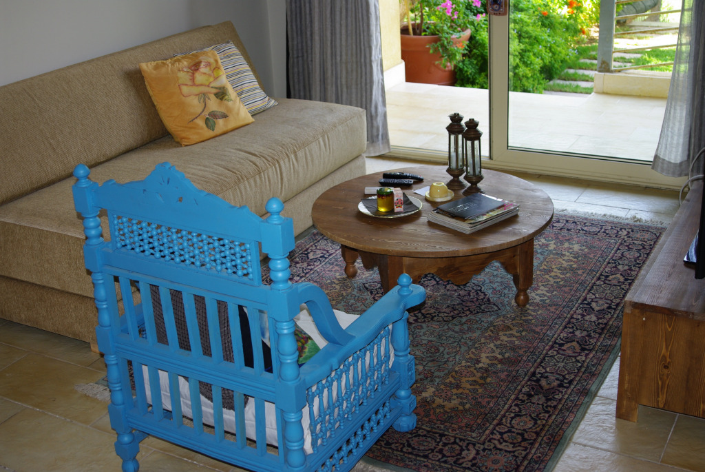 Апартаменты Luxury garden apartment and walk anywhere