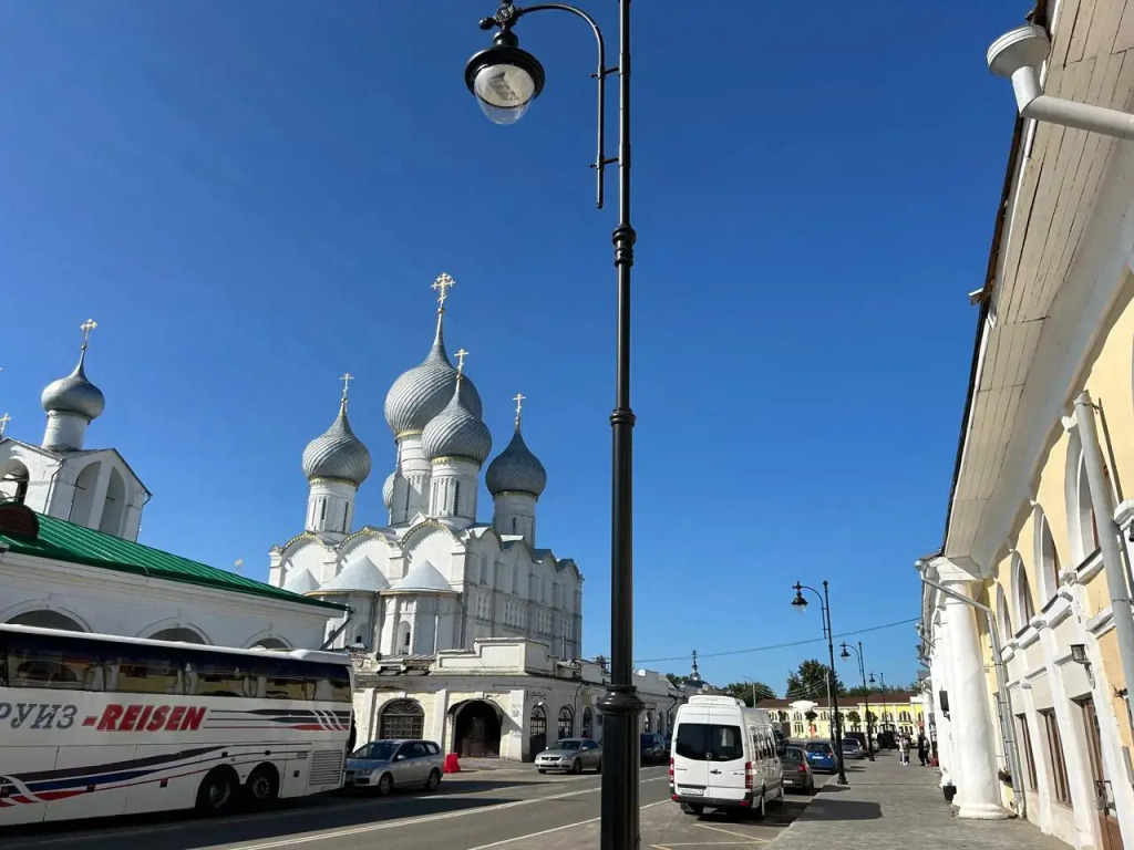 Частный дом Котедж на берегу озера Неро