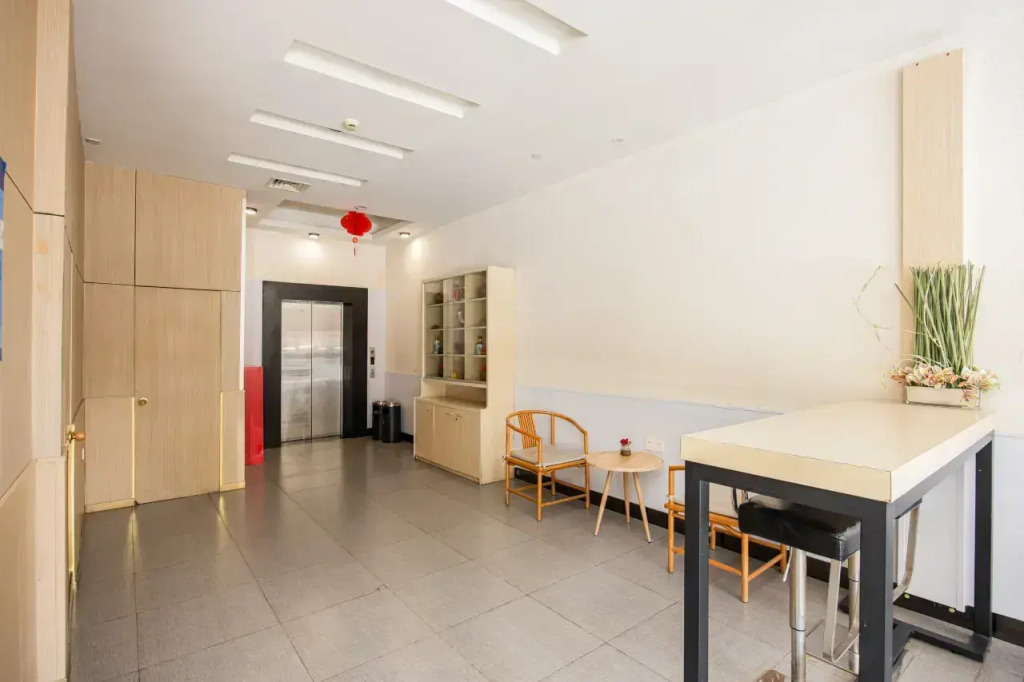 Отель Weiting Qingju Shanghai Hongqiao Airport Beihua Road Branch