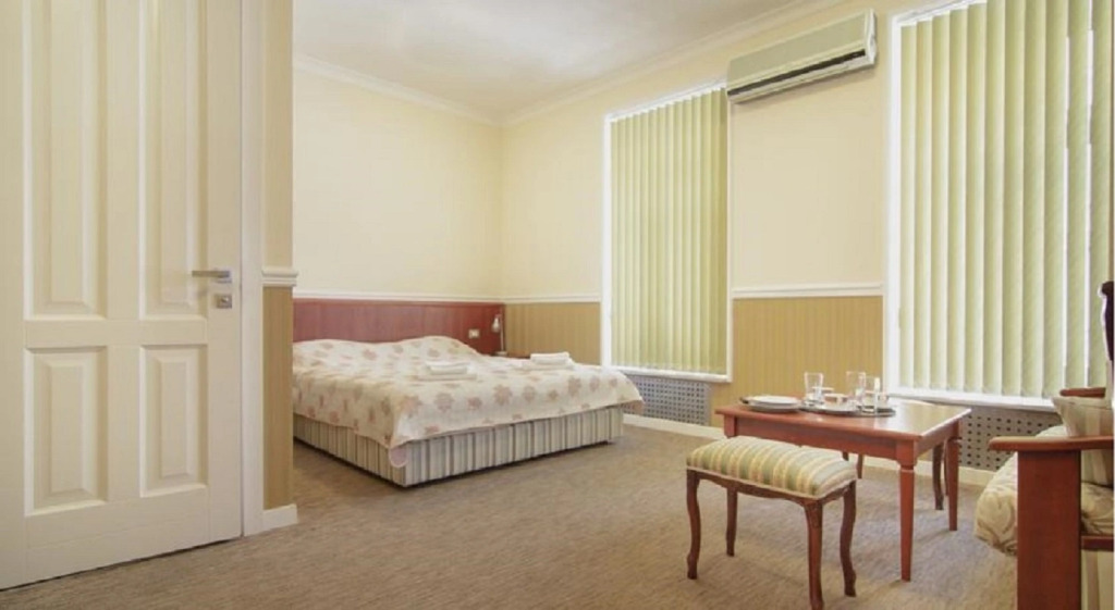 Consul Hotel Консул