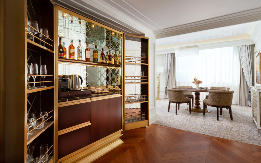 5 ★ The Carlton, Moscow