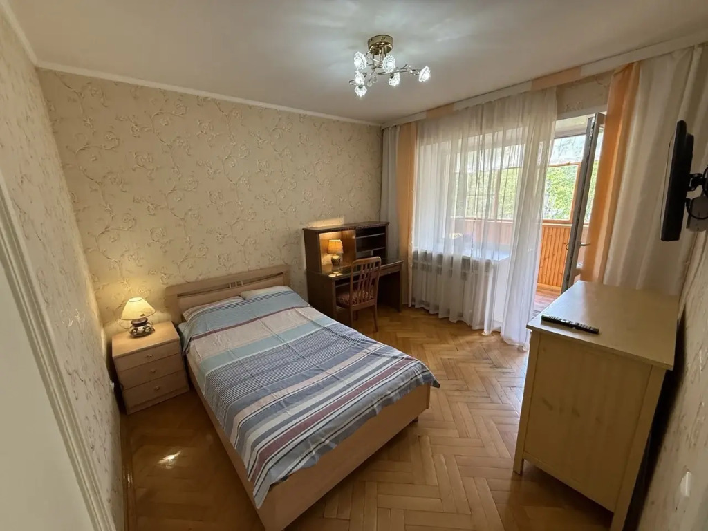 Квартира Трехкомнатная с балконом