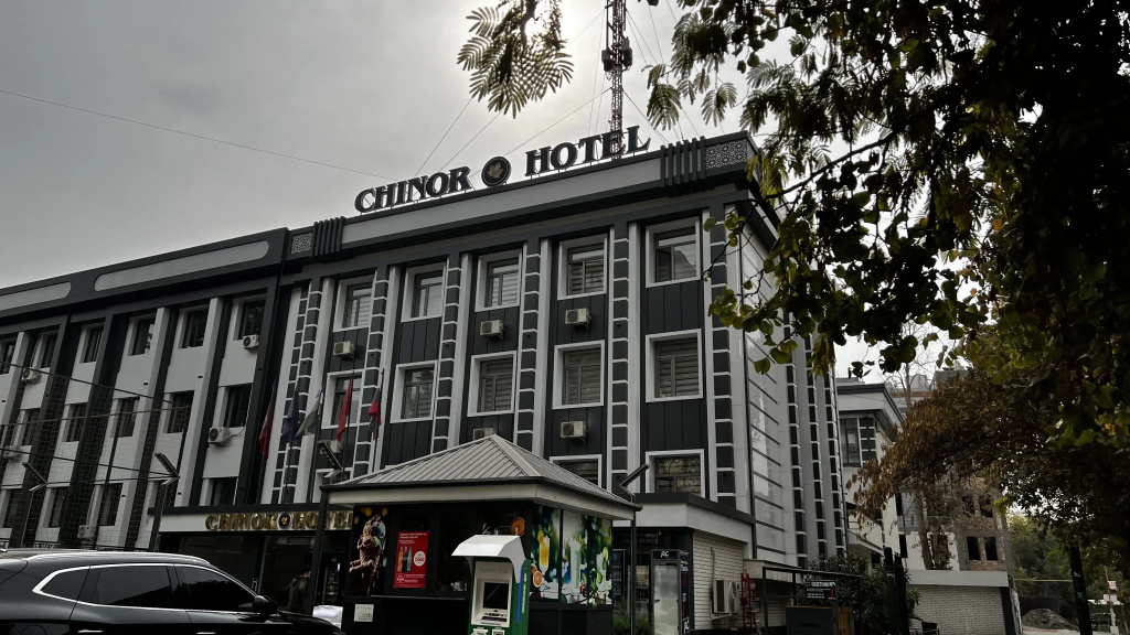 Отель Chinor