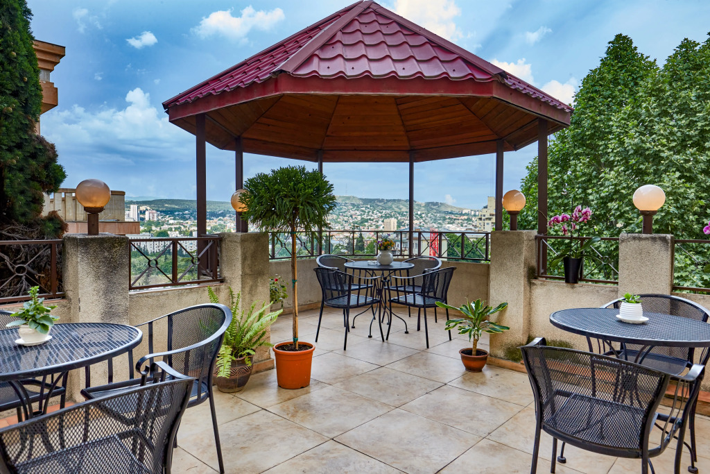 Iliani Hotel