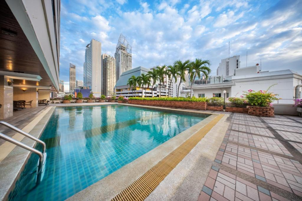 Royal Benja Hotel - Big Rooms, Family Friendly
