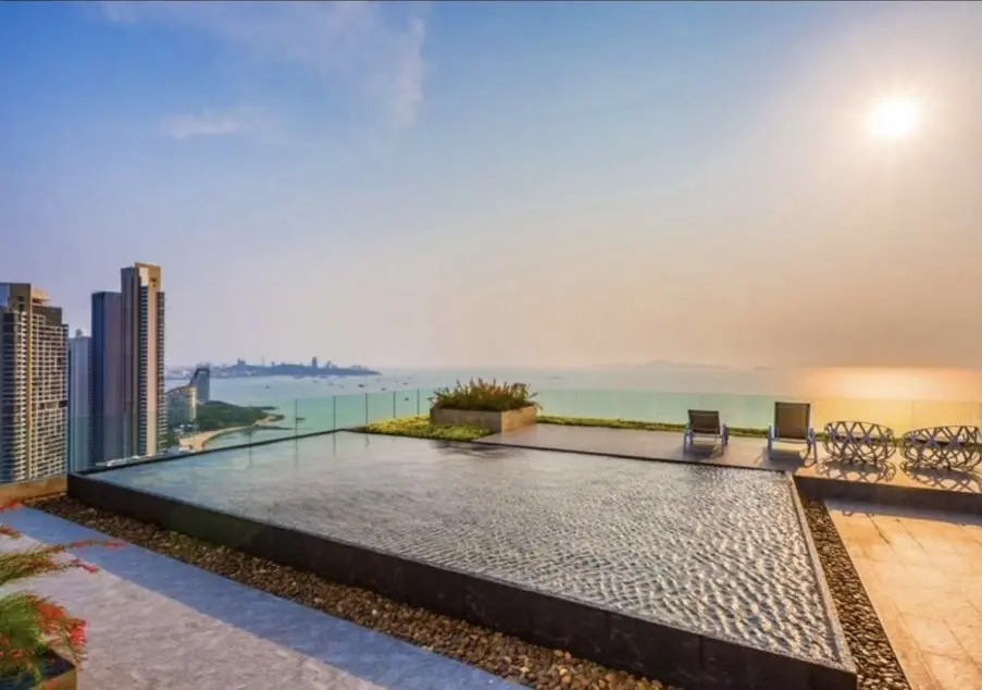 The Riviera Wongamat Hong Apartment