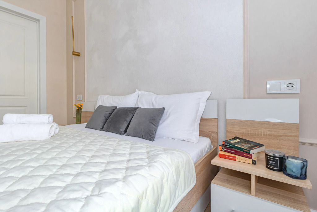 The City Light Flat