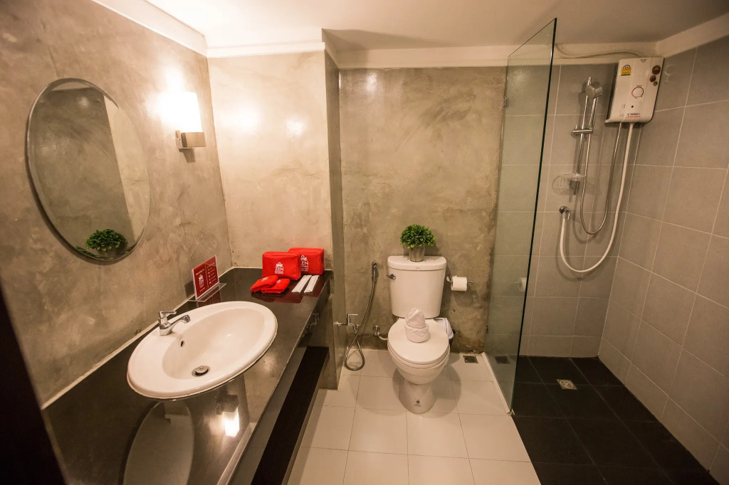 Апартаменты ZEN Rooms Soi Chom Chan
