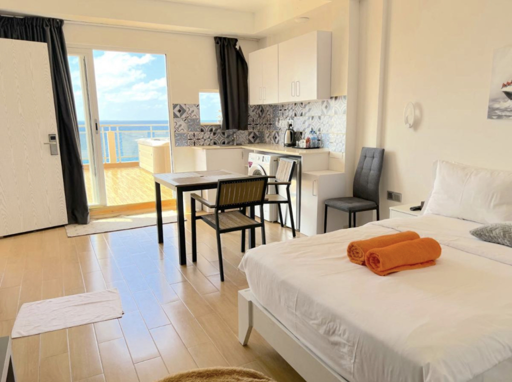 Отель Bed&Breakfast iCom Marina Seaview
