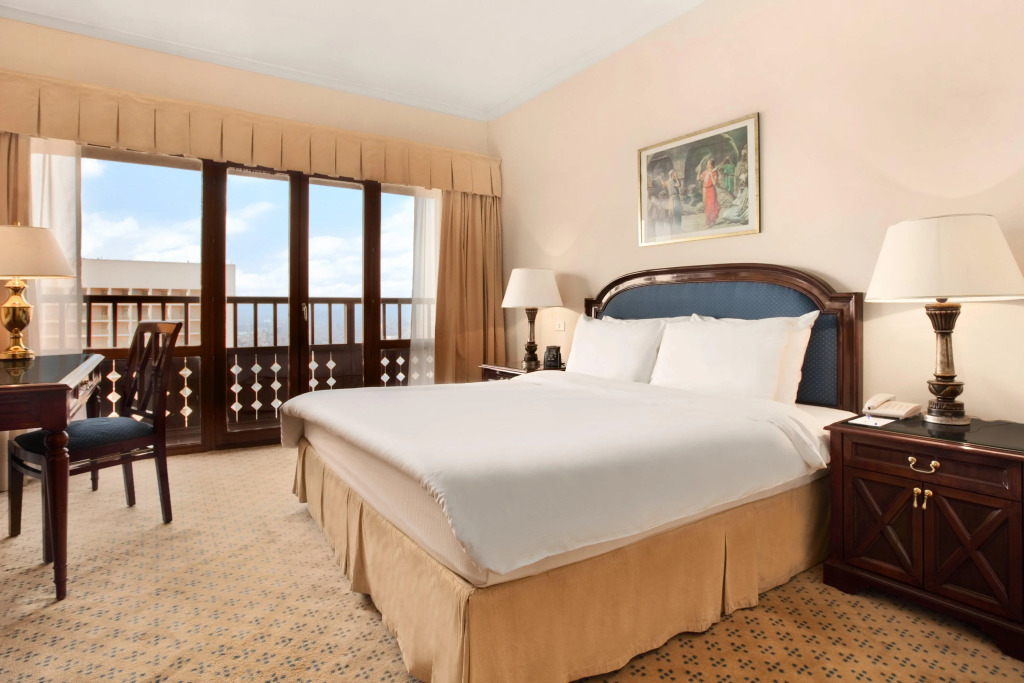 Отель Cairo World Trade Center Hotel & Residences
