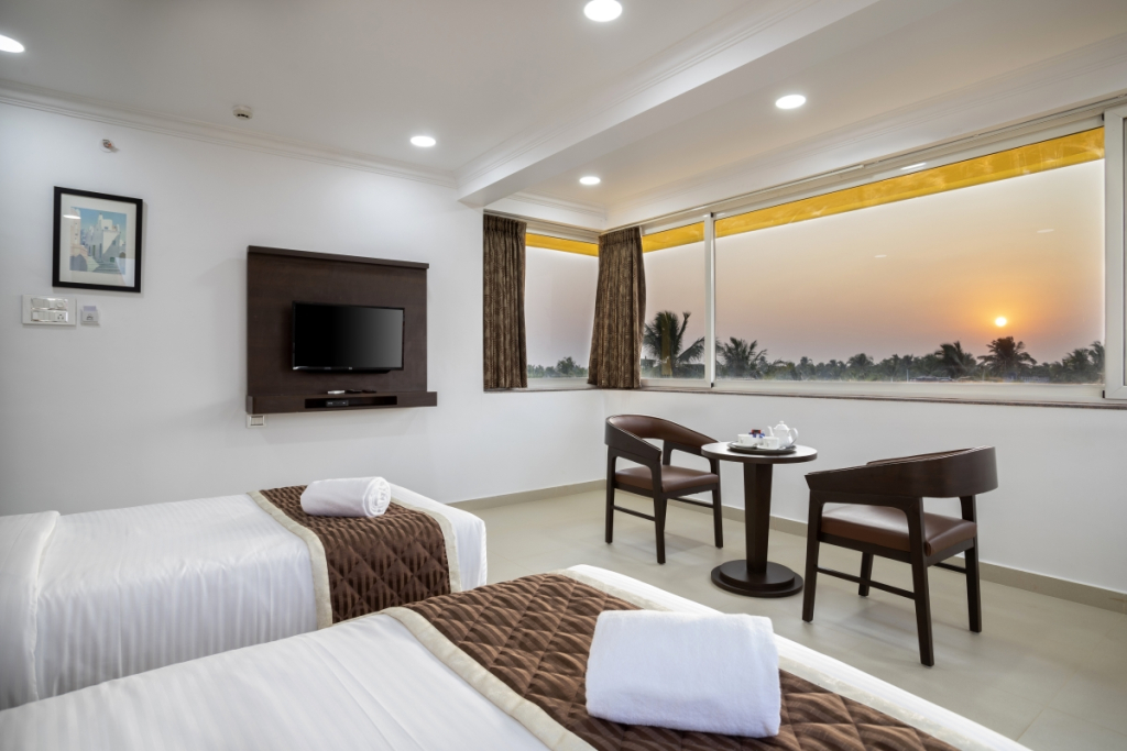 Отель Sairaj Beach resort LLP