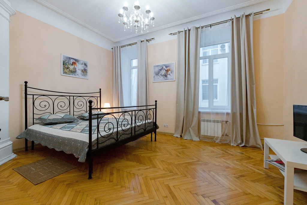 Квартира на Марата, 8