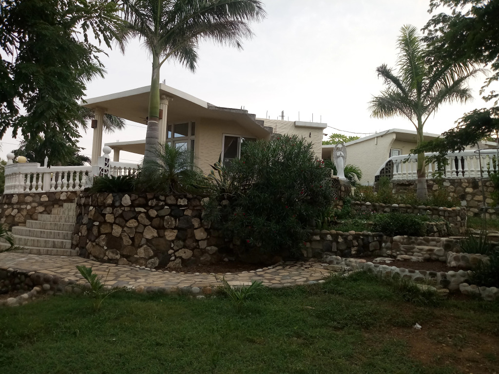 Отель Jardines del Paraiso