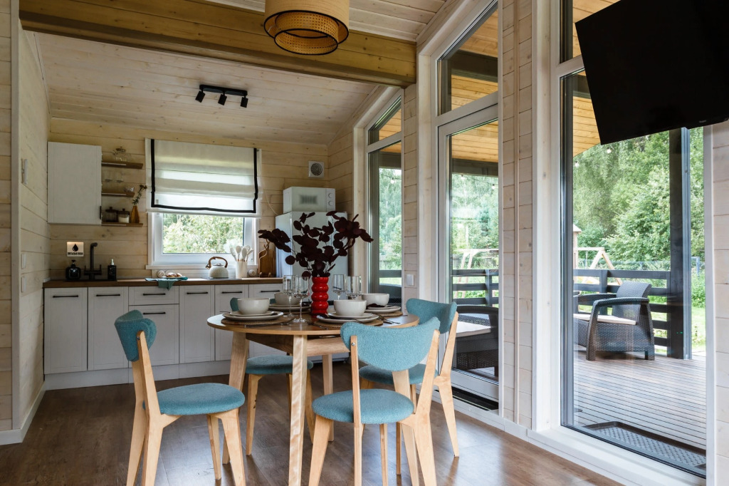 Частный дом У леса с дизайнерским интерьером
