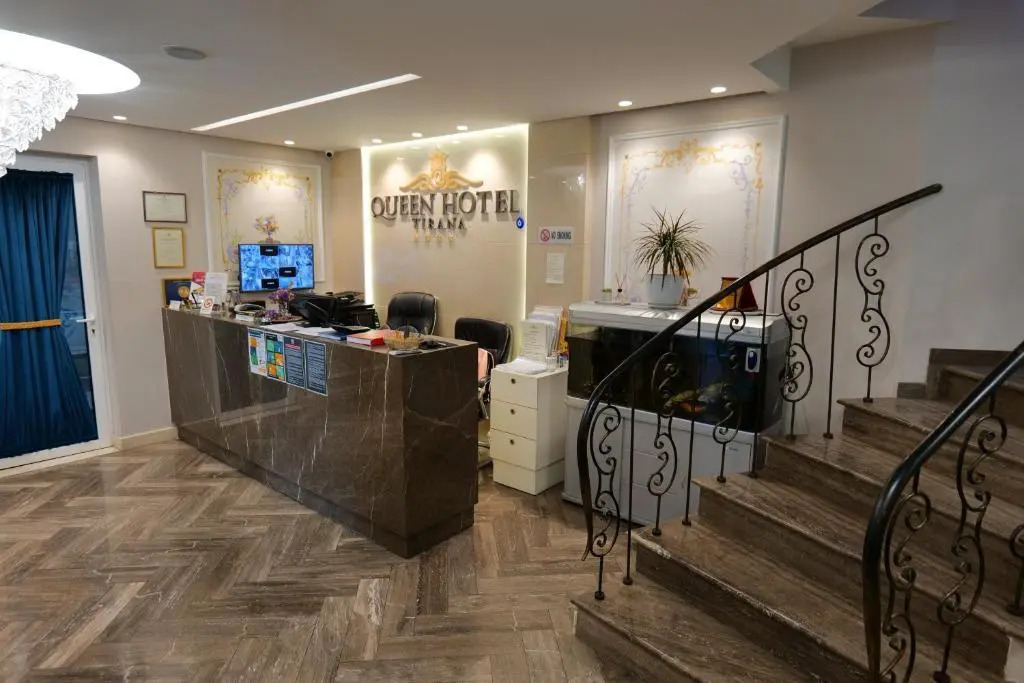 Hotel Queen
