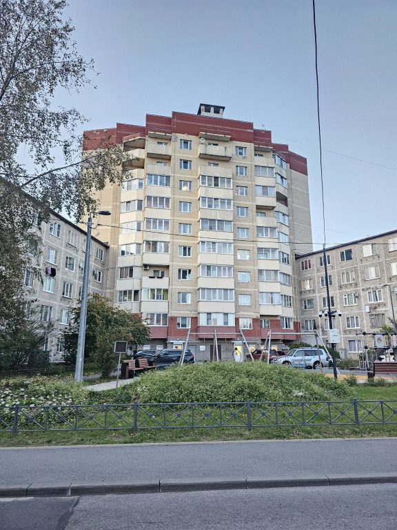Квартира Просторная двухкомнатная на 10 этаже
