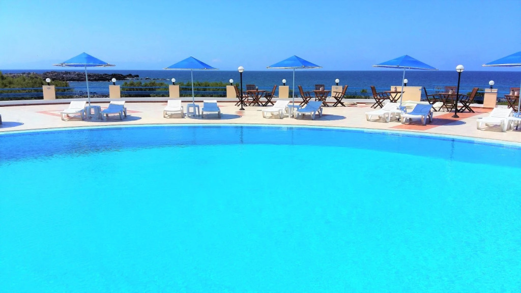 Отель Zorbas Beach Village