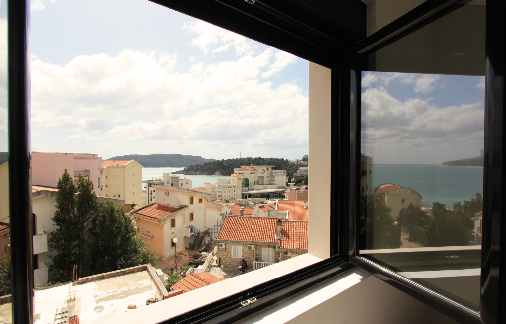 Azure Residence First Line Sea View