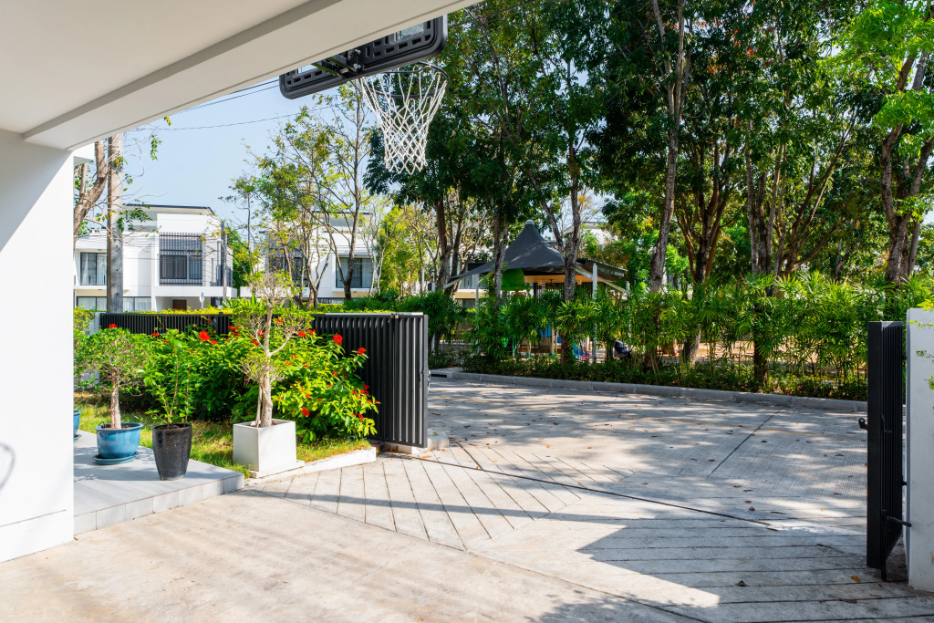 Laguna Park 4 Bedrooms Villa by NLA