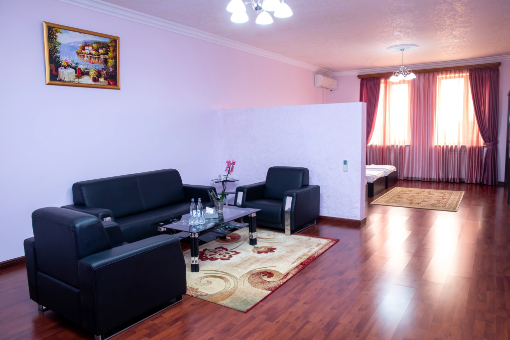 La Defense Hotel Yerevan