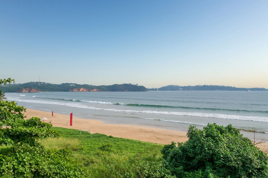 Отель Outpost Weligama Beachfront