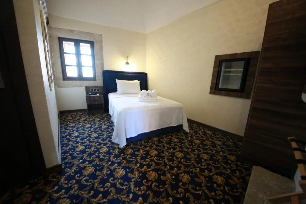 Rüstempaşa Kervansaray Hotel with Free Parking