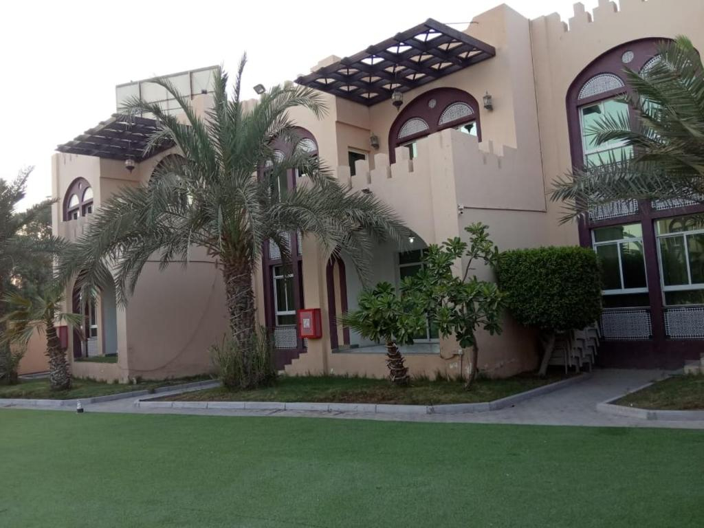 Отель Corniche Palace