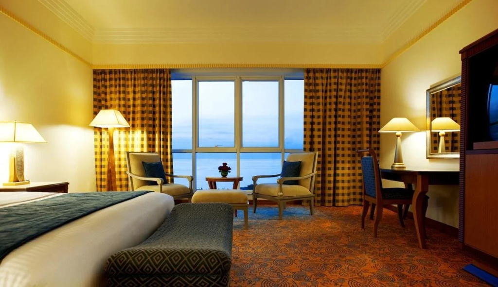 Курортный отель Le Meridien Al Aqah Beach Resort