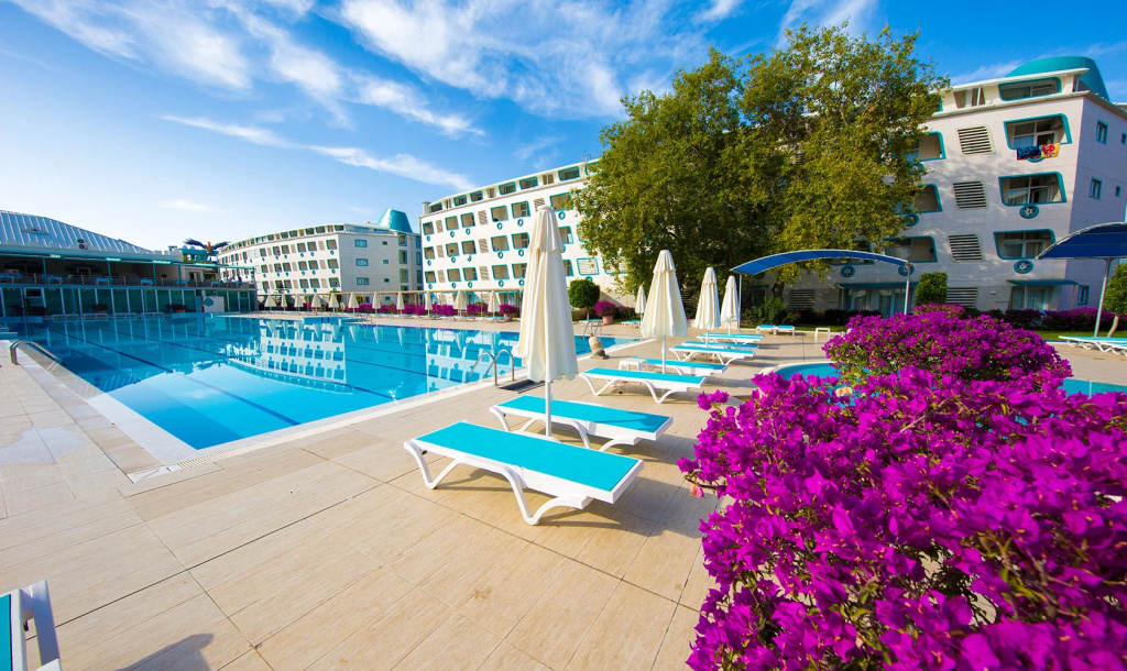 Daima Biz Hotel - Dolusu Aquapark Access