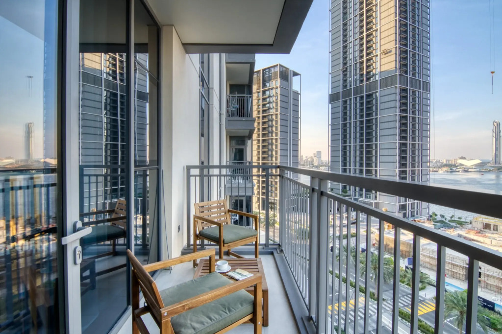 Апартаменты Bright 2BR, Top tower Creek Rise
