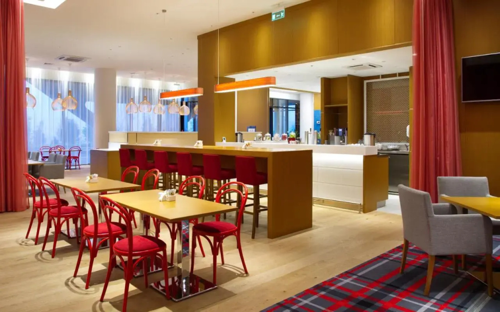 Hampton by Hilton Saint-Petersburg ExpoForum