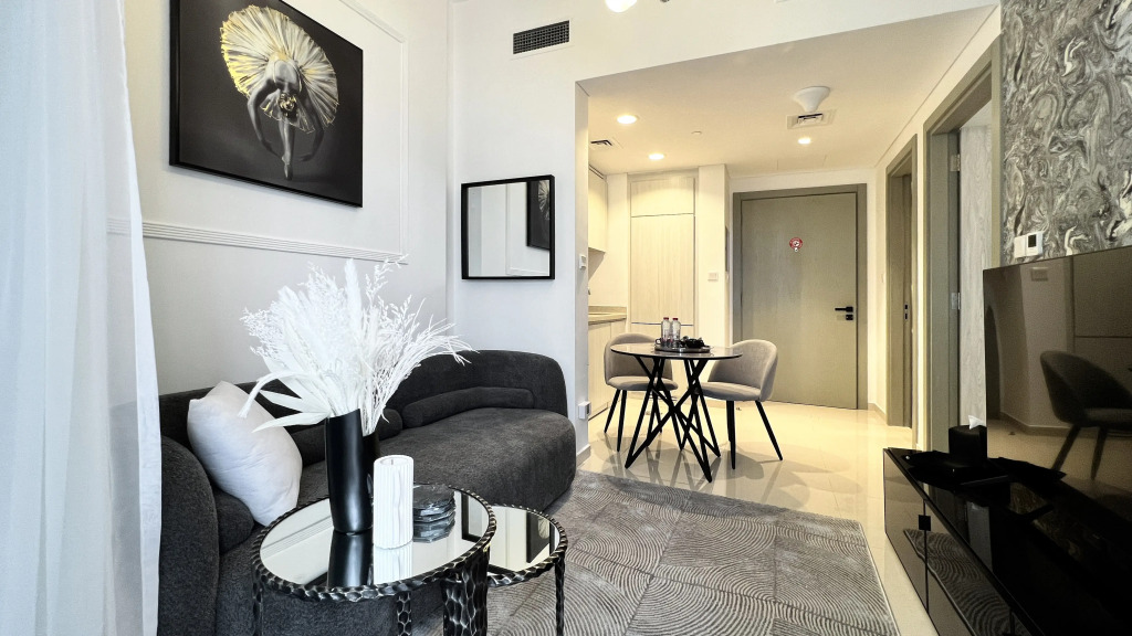 Апартаменты Lakeview Haven Zada Tower by Keyrock Living