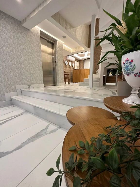 Rexee Hotel