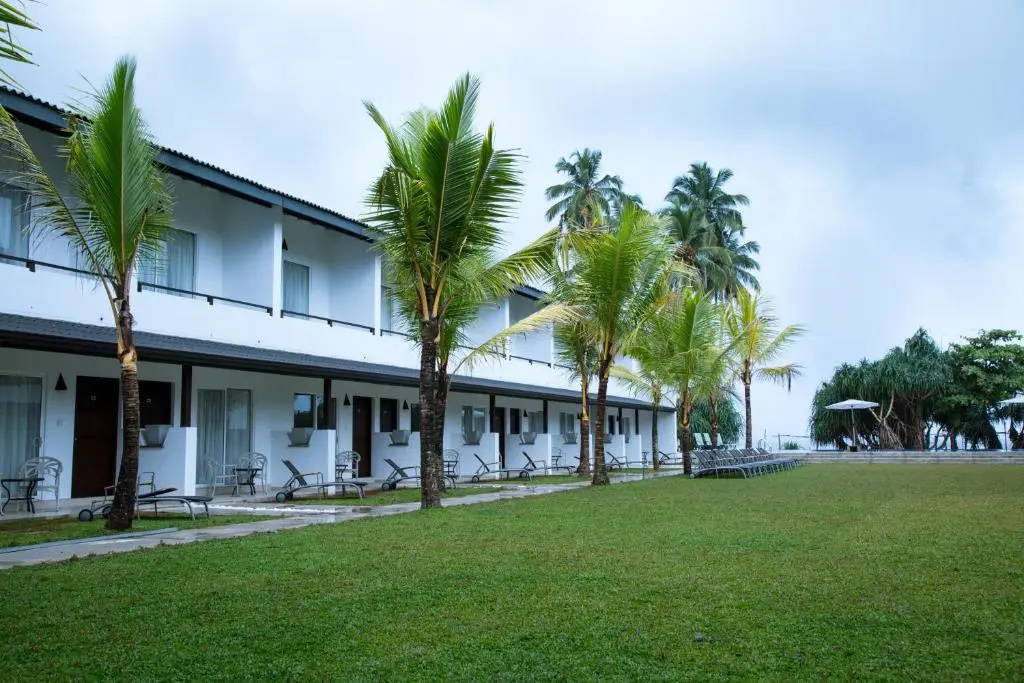 Курортный Отель Coco Royal Beach Resort