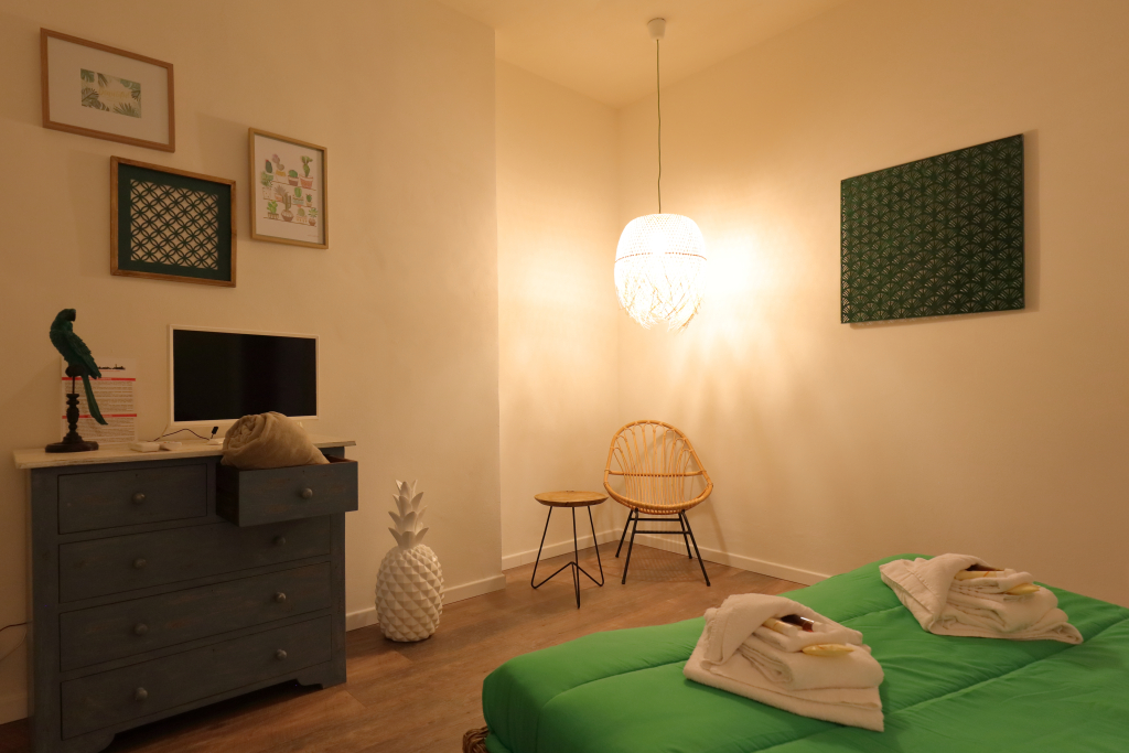 Code Rent A Room