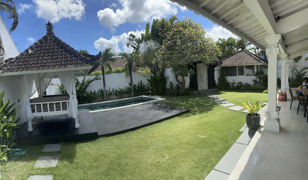 Curves Bali Villa